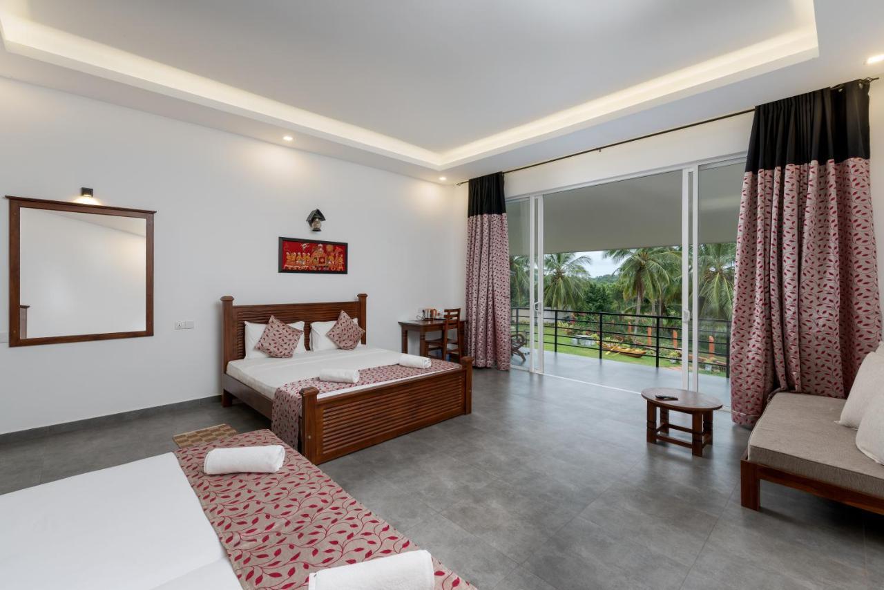 Tara Watergate Hotel Тисамахарама Екстериор снимка
